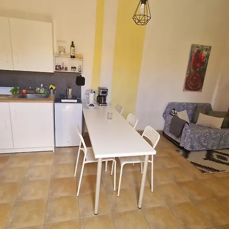 Apartment Cosy In The Center Of *